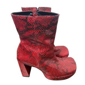 Bakers Red & Black Crocodile Platform Mid-Ankle Vintage Boots Size 6